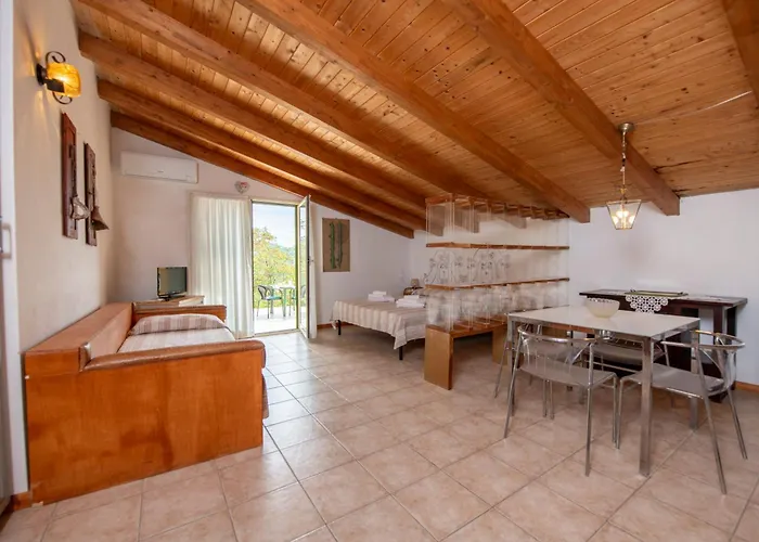 Apartmán 211 - Acacia, Terrazza Giardino E Piscina *