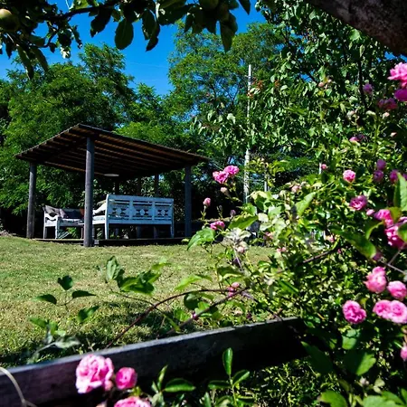 The Cherry House - Con Piscina アパート *
