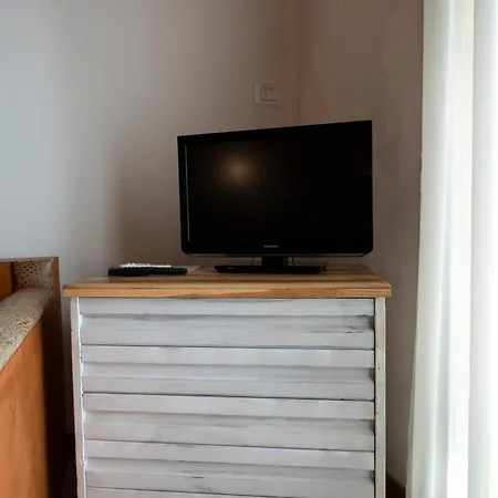 Apartamento 211 - Acacia, Terrazza Giardino E Piscina Carro