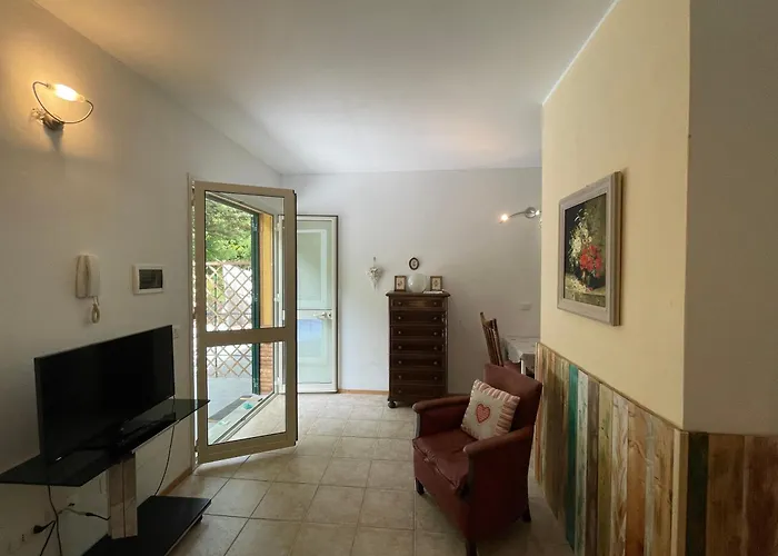Residence The Cherry House - Appartamenti Con Piscina Lägenhet *