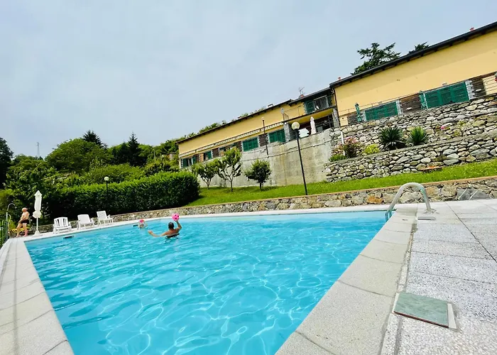 Residence The Cherry House - Appartamenti Con Piscina Lägenhet Carro
